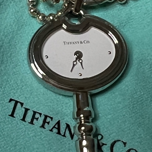 ๐ Host Pick!!! ๐๐ Rare like new Tiffany Key watch  Pendant with Chain - Picture 15 of 15